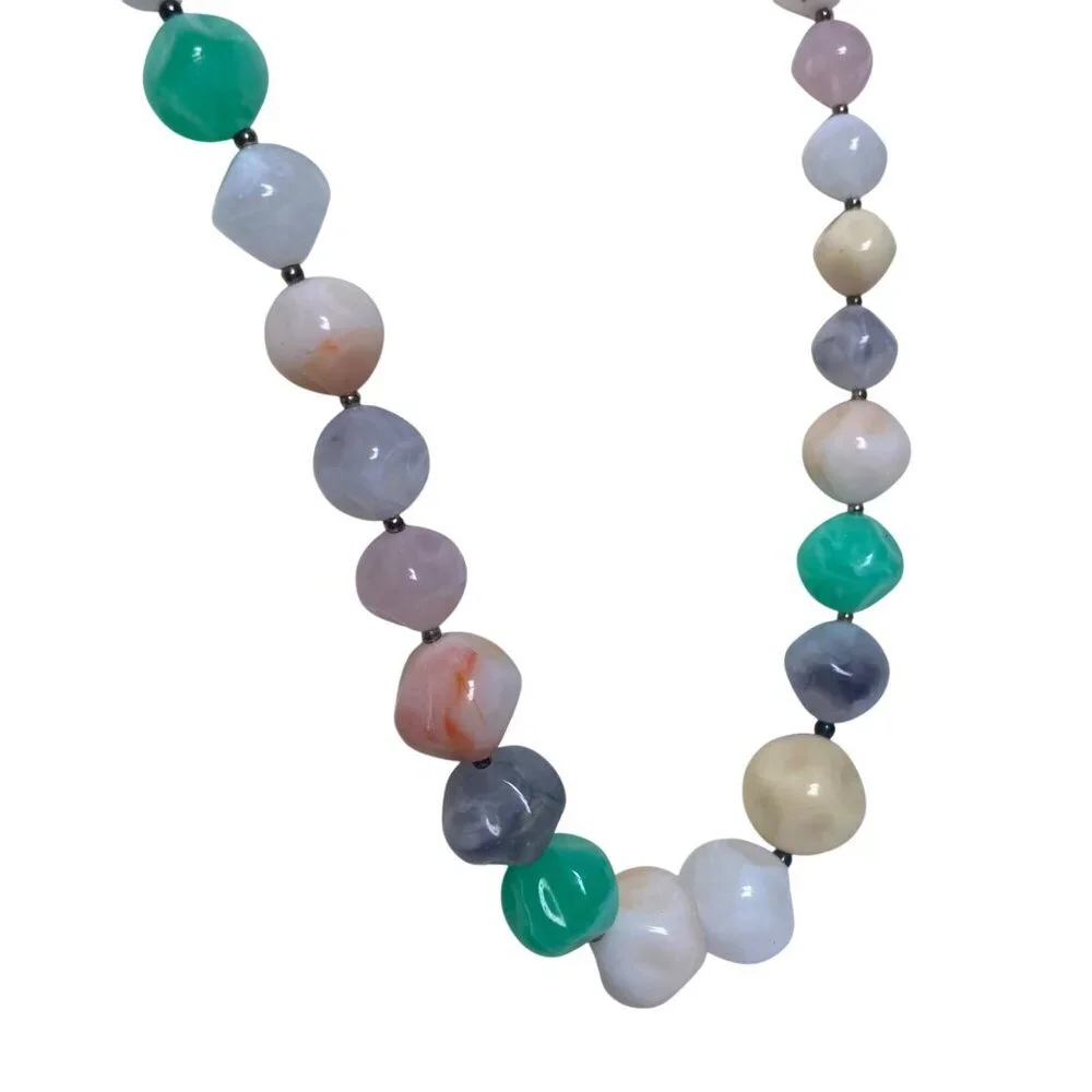Unbranded lucite beads